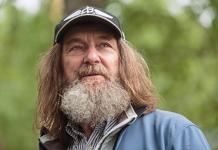 Fedor Konyukhov înotând peste Oceanul Pacific